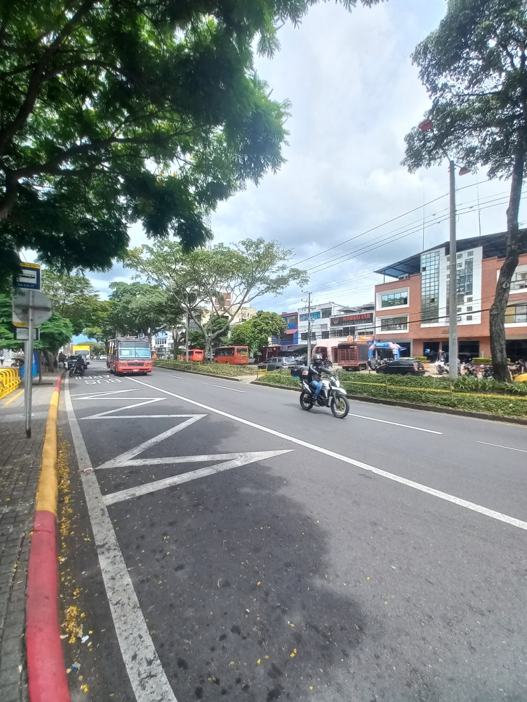 Local En Arriendo - Edificio  Fontainebleau Piso 3, Ibagué