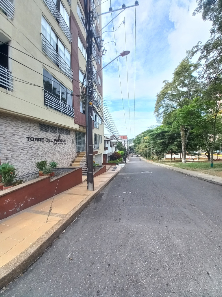 Apartamento En Venta - Edificio Multifamiliar  Torre Del Parque Piso 2, Ibagué