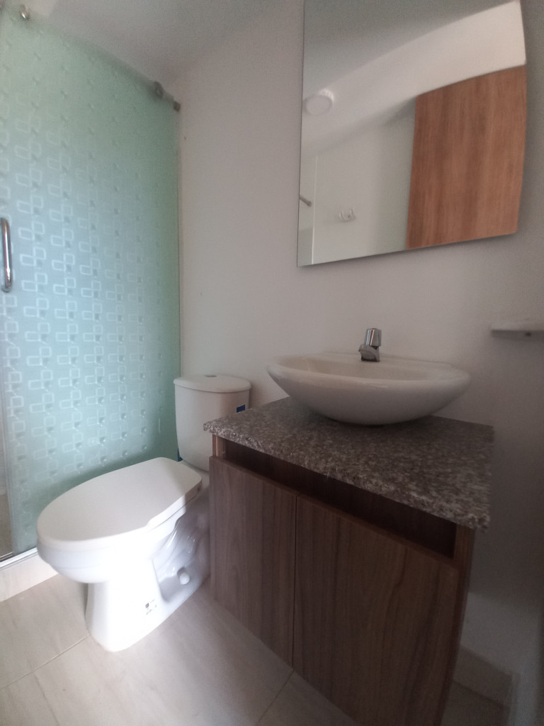 Apartamento En Arriendo - C. R  Valle Lindo Piso 1, Ibagué
