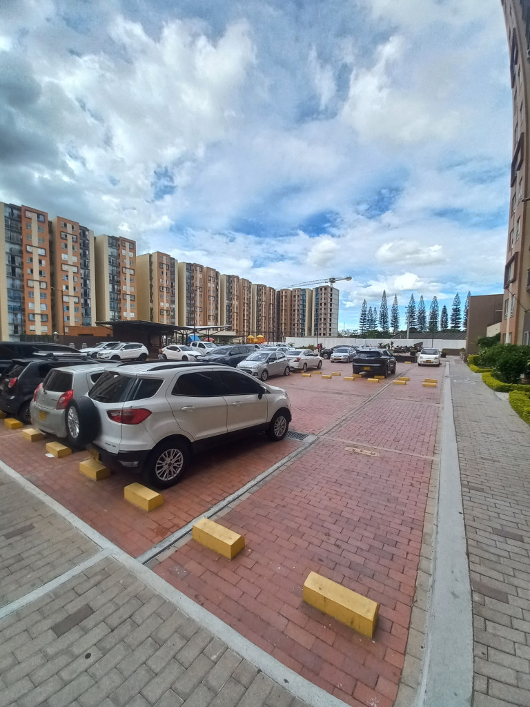 Apartamento En Arriendo - C. R  Valle Lindo Piso 1, Ibagué