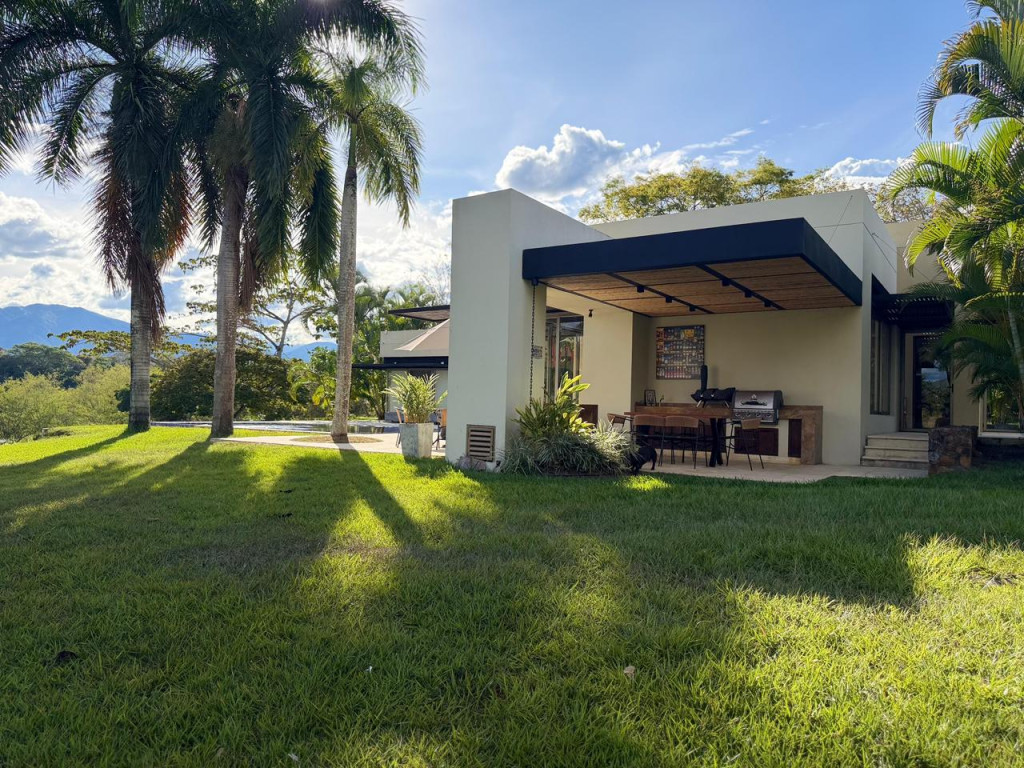 Casa Campestre En Venta - Parcelacion Agroturistica Las Victorias, Ibagué