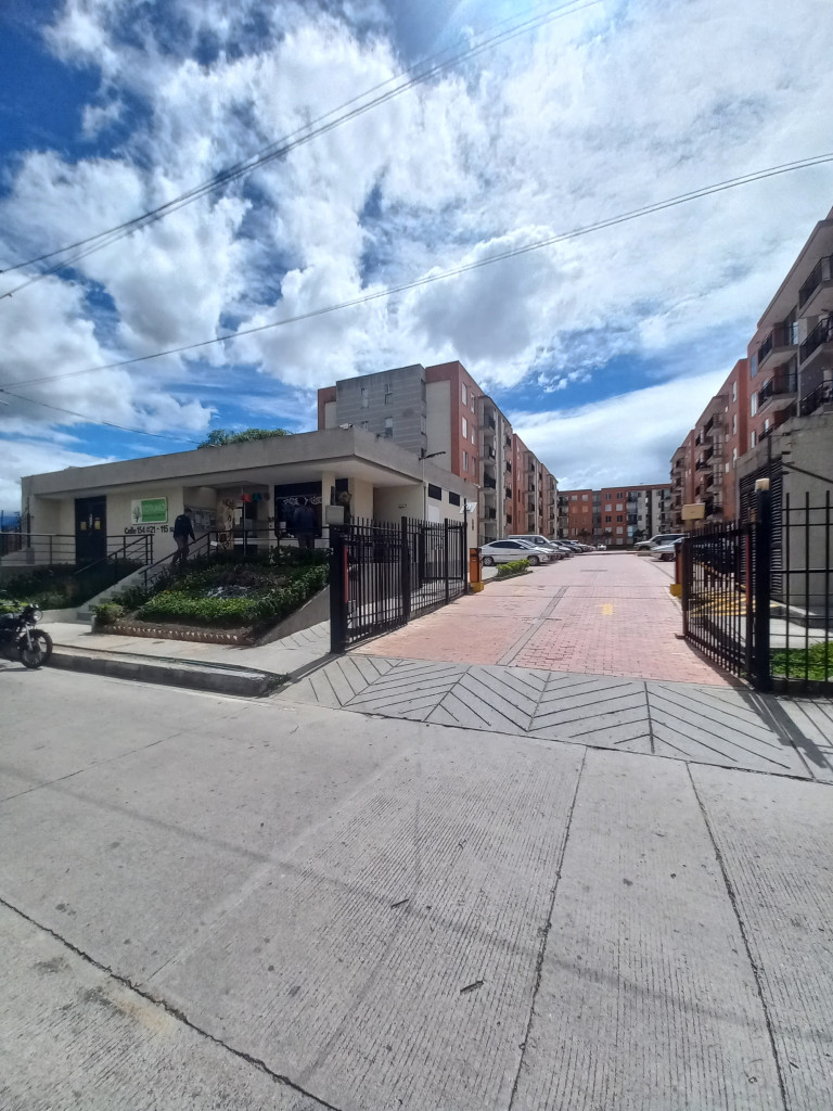 Apartamento En Arriendo - C.r Arboleda Del Campestre Totumo Piso 4 Sin Ascen, Ibagué