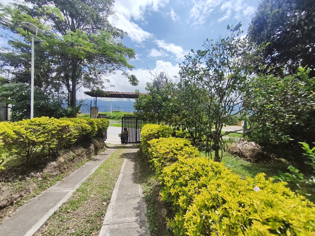 Casa Campestre En Arriendo - Monumento Lucho Herrera, Fusagasugá