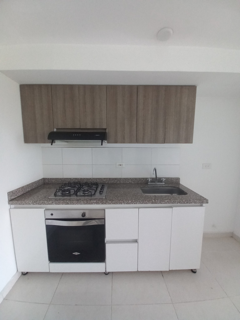 Apartamento En Arriendo - C.r Altos De Berlin Piso 7, Ibagué