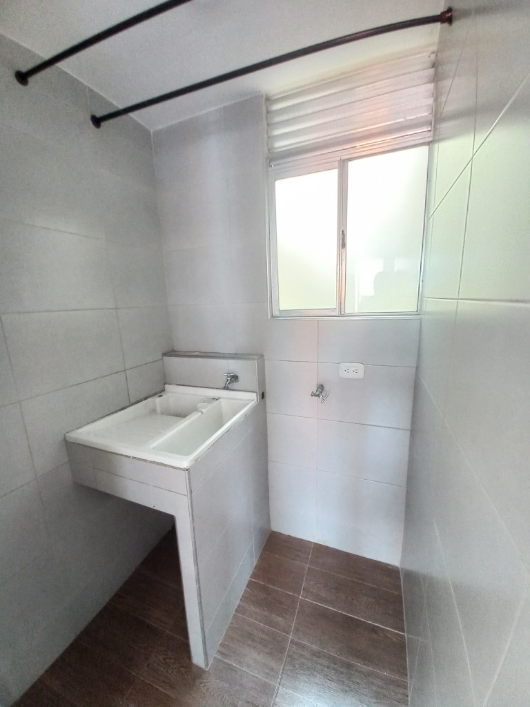 Apartamento En Venta - Arboleda  Algarrobo Piso 4 Sin Ascensor, Ibagué