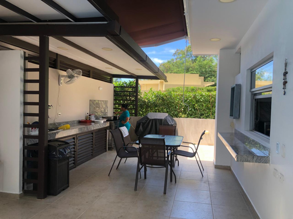 Casa Campestre En Venta - Lagos Del Peñon, Girardot