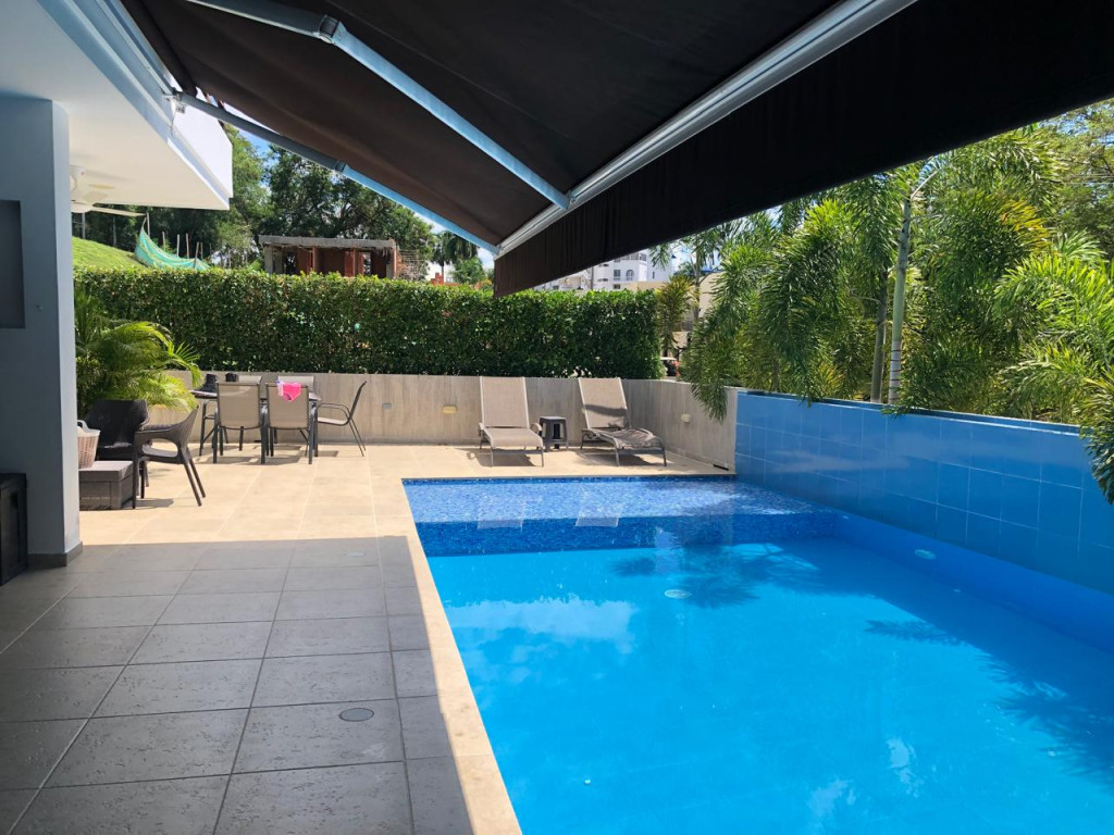 Casa Campestre En Venta - Lagos Del Peñon, Girardot