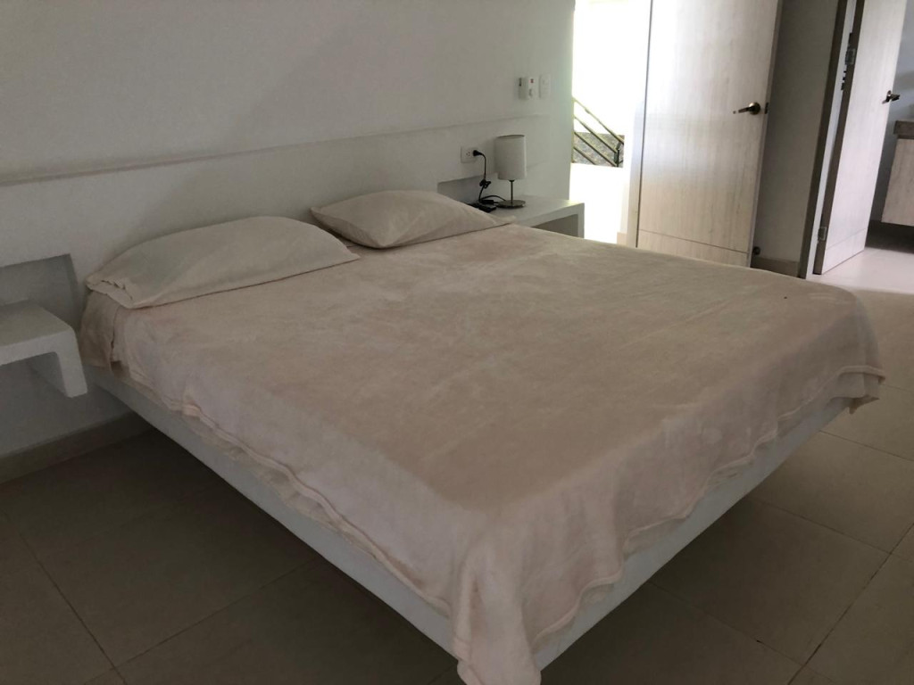 Casa Campestre En Venta - Lagos Del Peñon, Girardot