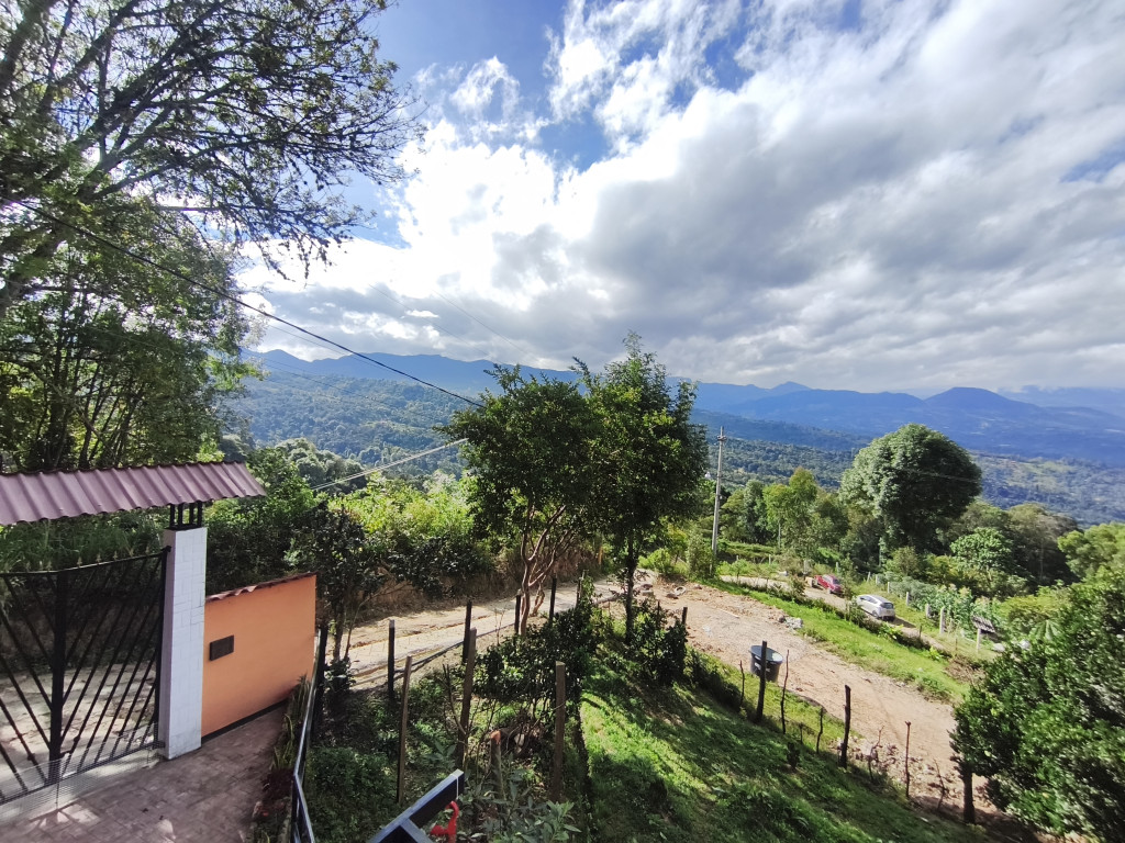 Casalotes En Venta - Sector Azafranal  Vereda Cumbre Via Los Pinos, Silvania