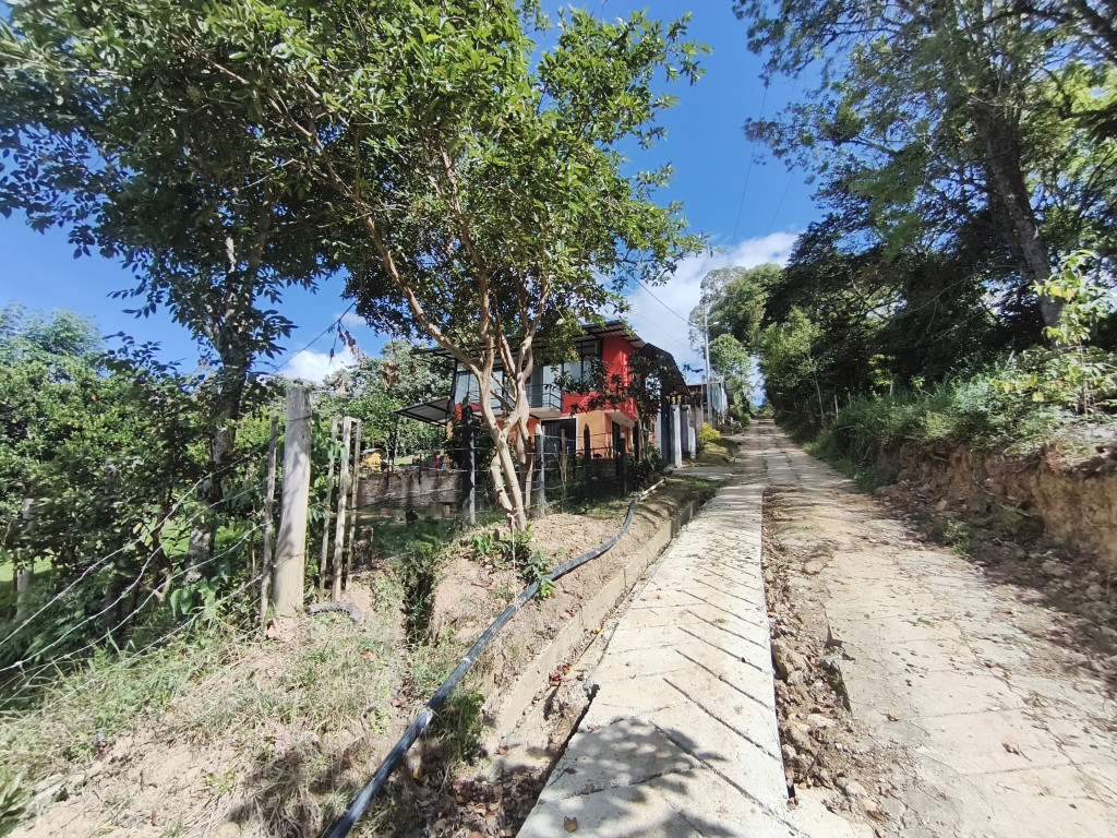 Casalotes En Venta - Sector Azafranal  Vereda Cumbre Via Los Pinos, Silvania