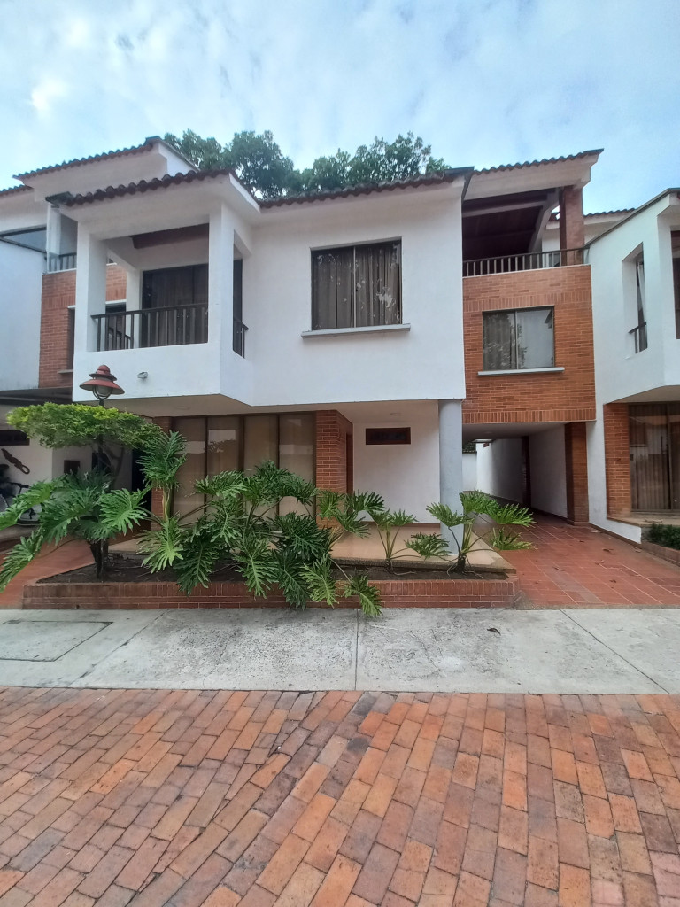 Casa En Arriendo - C.r Praderas De Tierra Linda, Ibagué