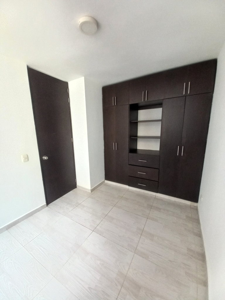 Apartamento En Venta - C. R  Reservas Del San Fermin Piso 4 Sin Ascensor, Ibagué