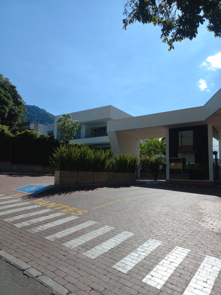 Apartamento En Venta - Conjunto Residencial Cerro Azul Del Vergel Piso 9, Ibagué