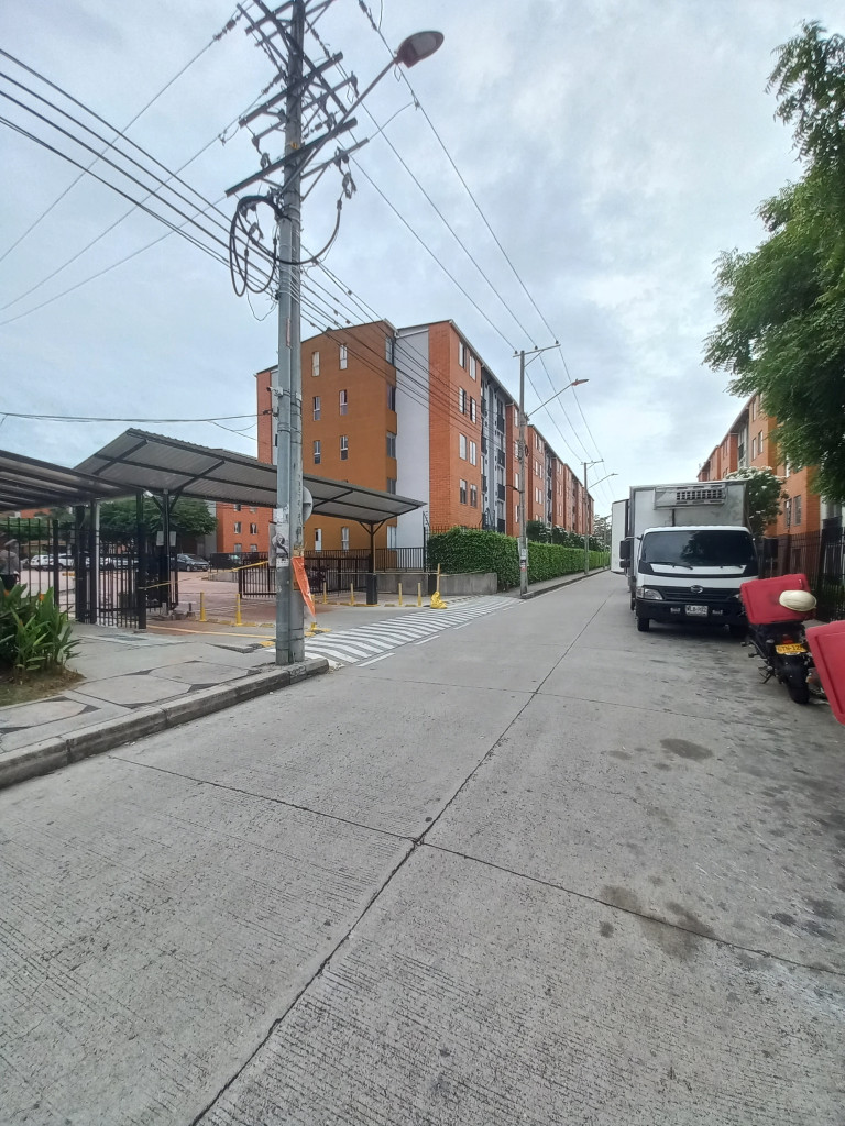 APARTAMENTO en VENTA en ARBOLEDA CAMPESTRE ALMENDRO PISO 4 SIN ASCENSOR — 3
