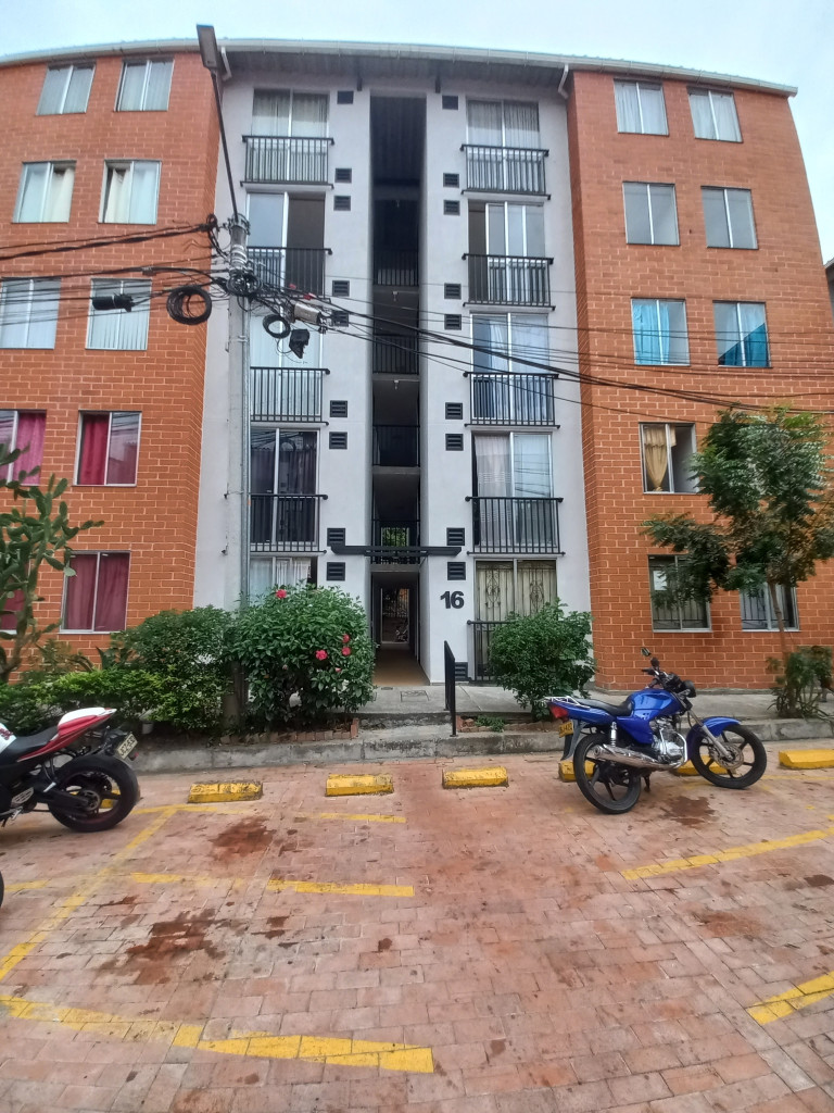 APARTAMENTO en VENTA en ARBOLEDA CAMPESTRE ALMENDRO PISO 4 SIN ASCENSOR — 5