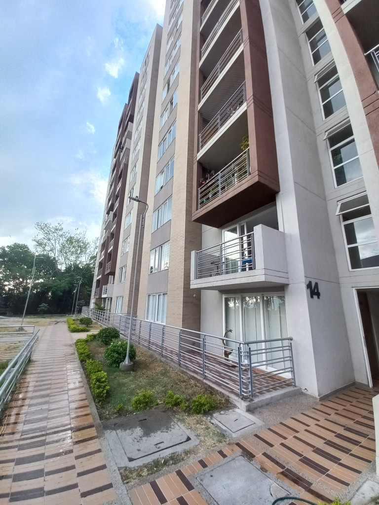 APARTAMENTO en ARRIENDO en C.R BOSQUE DE SAN ÁNGEL PISO 10 — 5