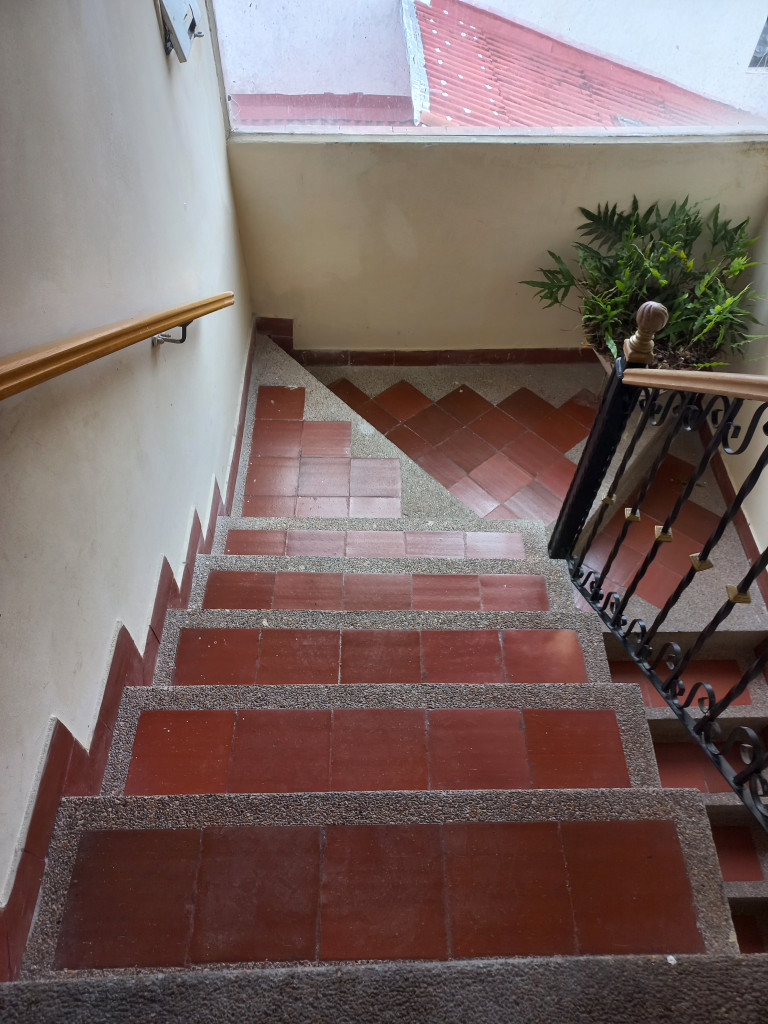 APARTAMENTO en ARRIENDO en EDIFICIO IRAZU PISO 4 — 5