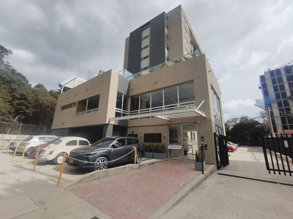 APARTAMENTO en ARRIENDO en RESERVA LAS MERCEDES MZ 1 PISO 4