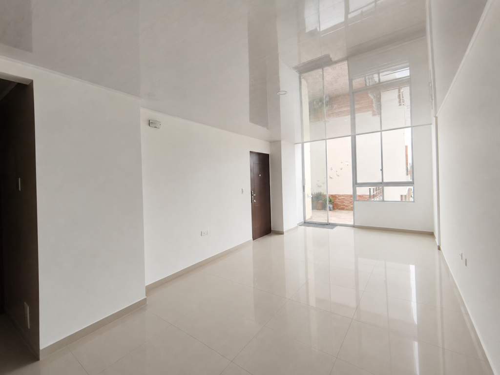 APARTAMENTO en ARRIENDO en MULTIFAMILIAR VILLA DEL SOL II PISO 1 — 4