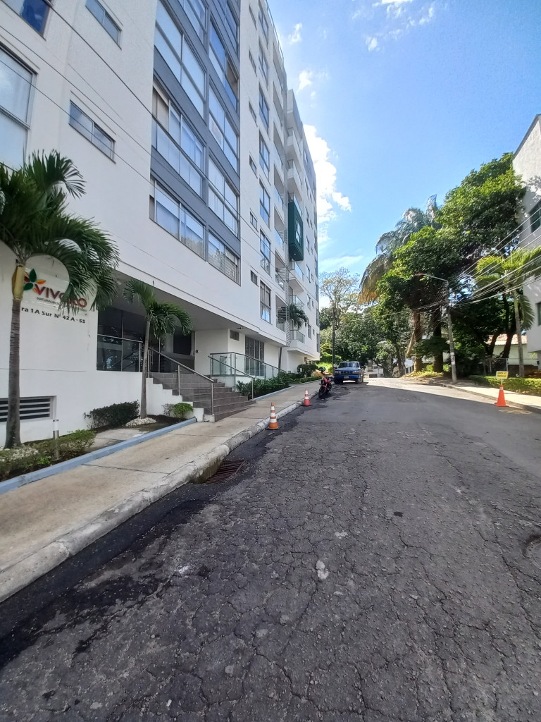 APARTAESTUDIO en ARRIENDO en EDIFICIO VIVALTO PISO 6 — 3