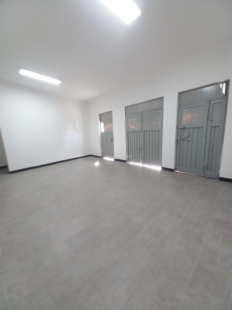 LOCAL en ARRIENDO en LOCAL EL CARMEN PISO 1 — 4