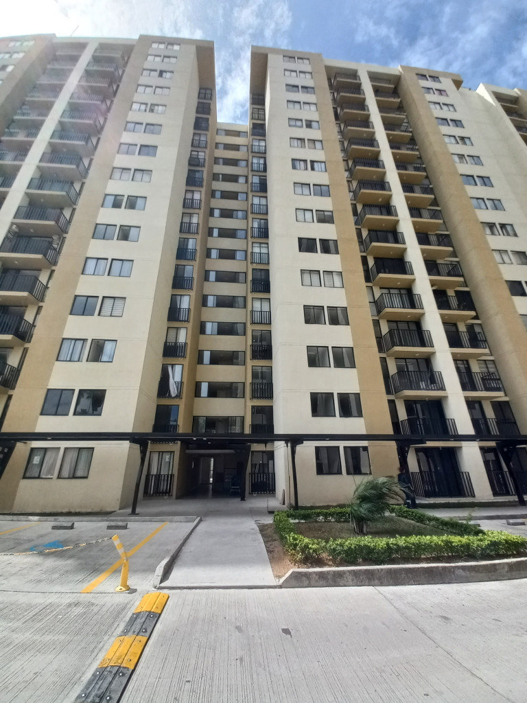 APARTAMENTO en ARRIENDO en FONTANA CAMPESTRE TORRE D, APARTAMENTO 810 — 3