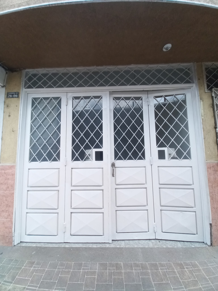 LOCAL en ARRIENDO en BARRIO HIPODROMO — 2