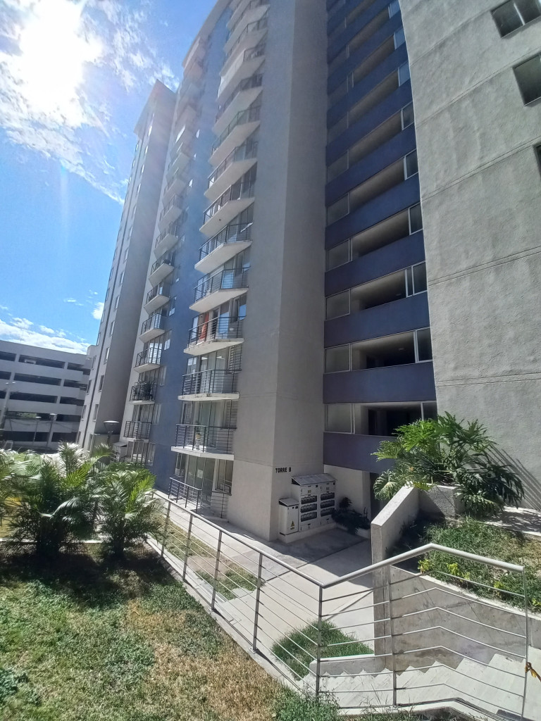 APARTAMENTO en ARRIENDO en CONJUNTO RESIDENCIAL FRONTINO PISO 8 — 4