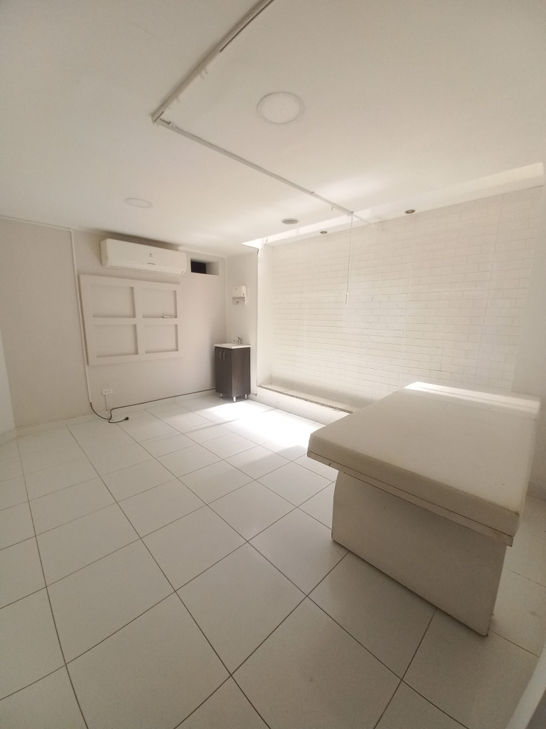 Local En Arriendo - Plazoleta Fenalco Cadiz, Ibagué