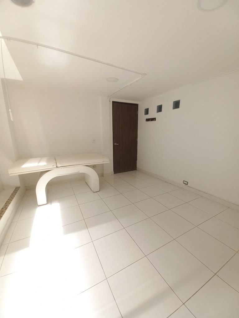Local En Arriendo - Plazoleta Fenalco Cadiz, Ibagué