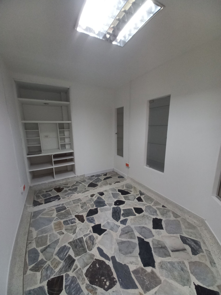 Local En Arriendo - Plazoleta Fenalco Cadiz, Ibagué