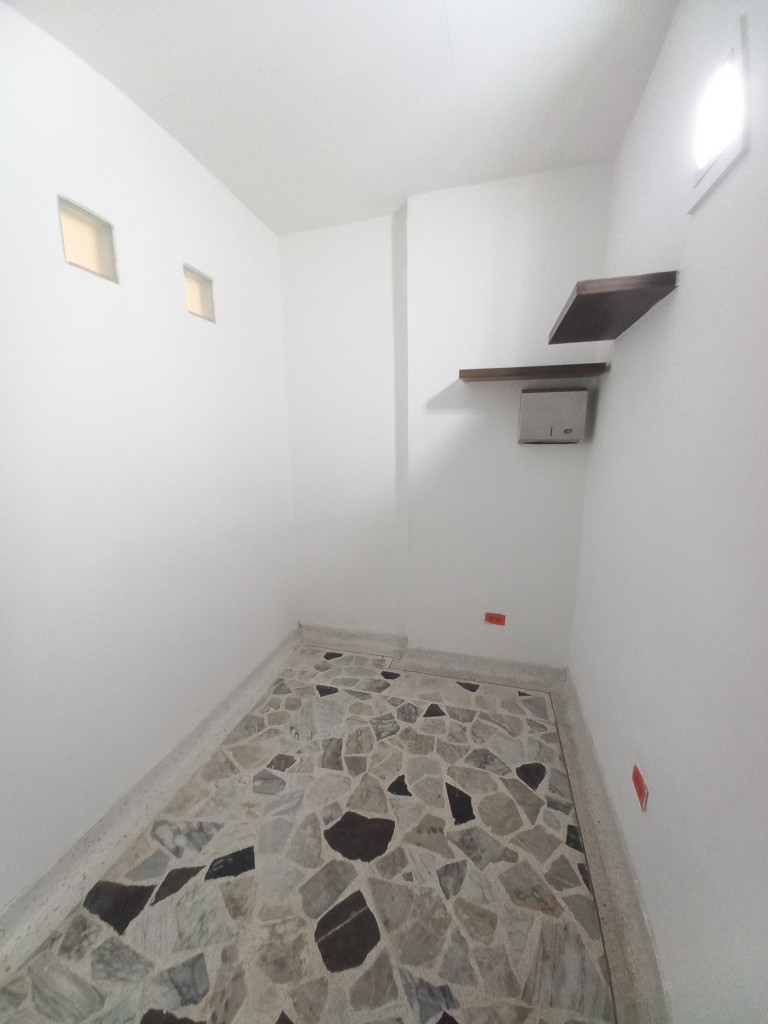 Local En Arriendo - Plazoleta Fenalco Cadiz, Ibagué