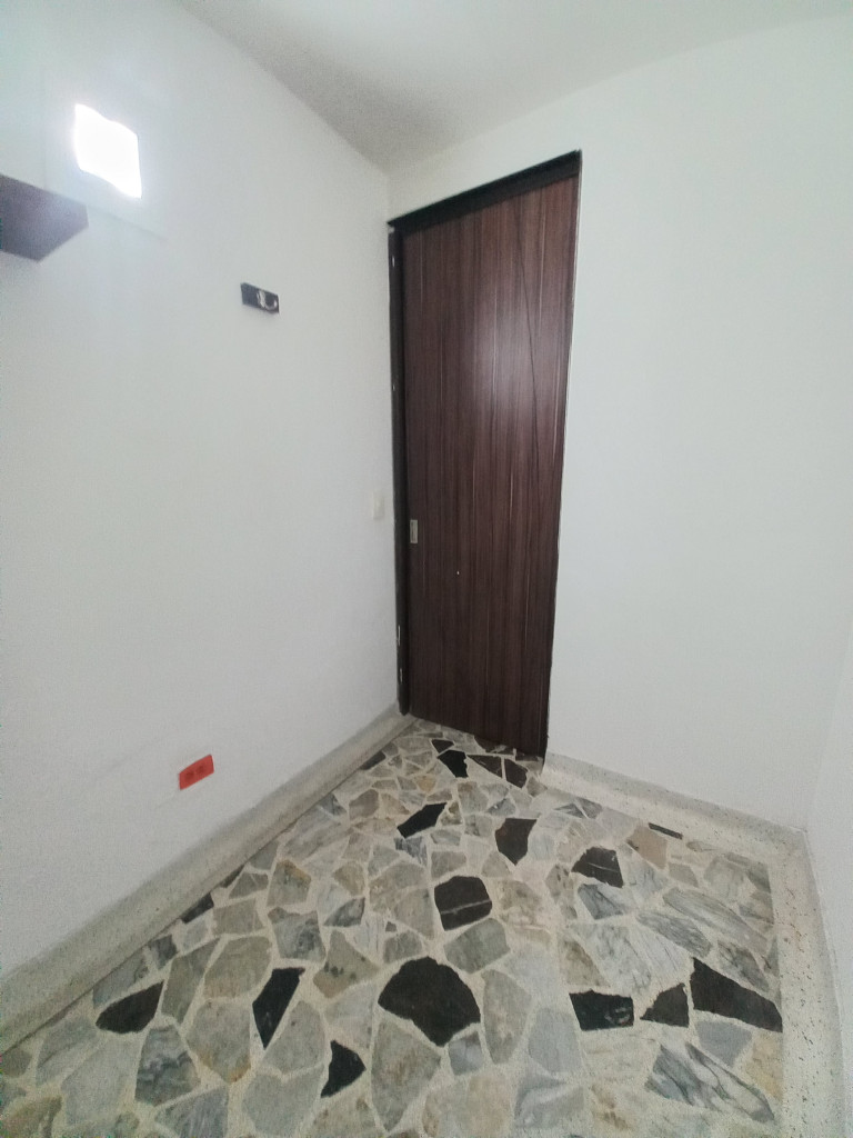 Local En Arriendo - Plazoleta Fenalco Cadiz, Ibagué