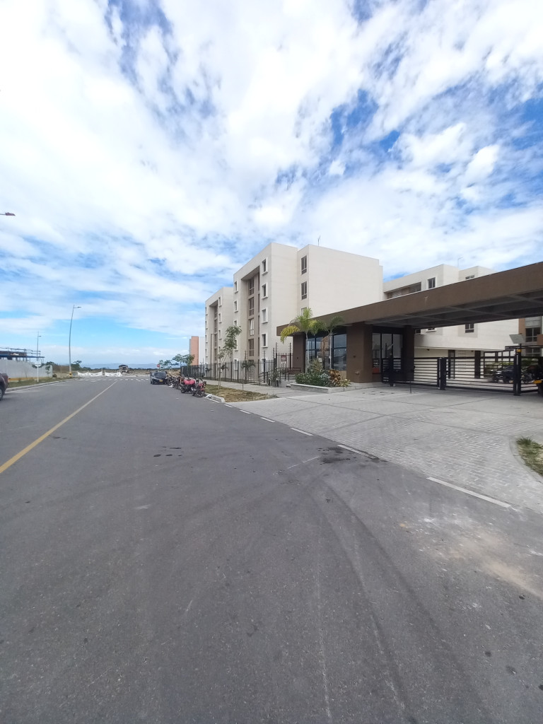 APARTAMENTO en ARRIENDO en C.R  SIENA SANTA CRUZ PISO 2 SIN ASENSOR — 3