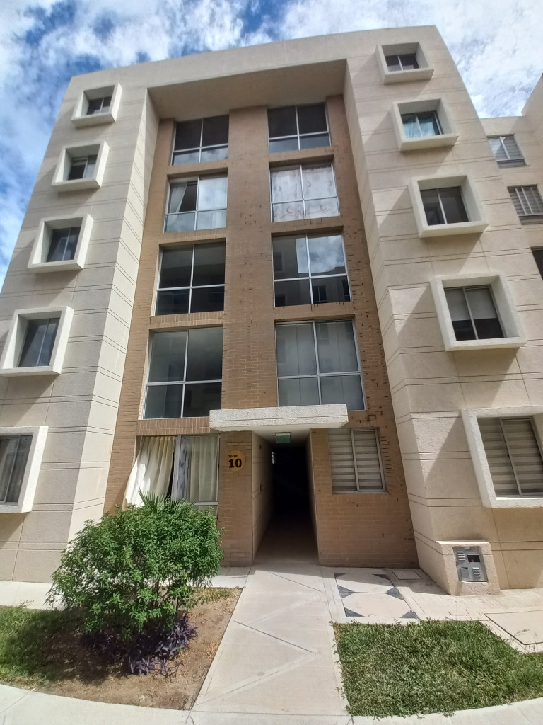 APARTAMENTO en ARRIENDO en C.R  SIENA SANTA CRUZ PISO 2 SIN ASENSOR — 4