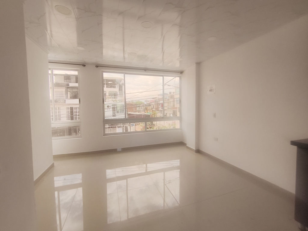 APARTAMENTO en ARRIENDO en URB CAMINO REAL III ETAPA PISO 2 — 4
