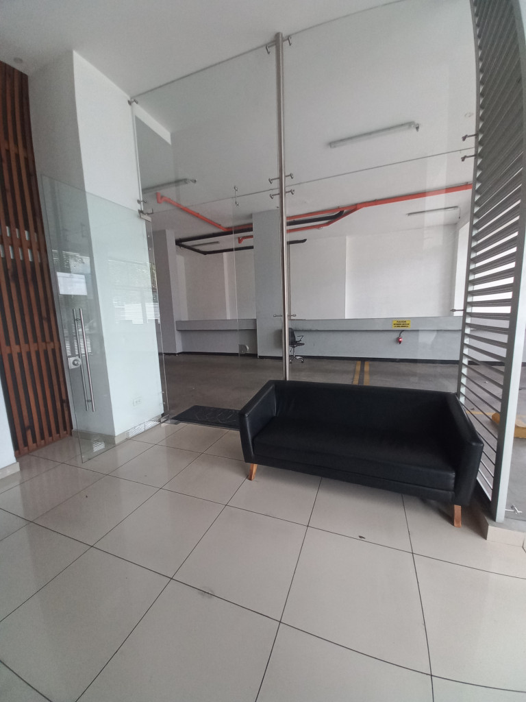 APARTAMENTO en ARRIENDO en EDIFICIO BAVIERA PISO 7 CON ASCENSOR — 3
