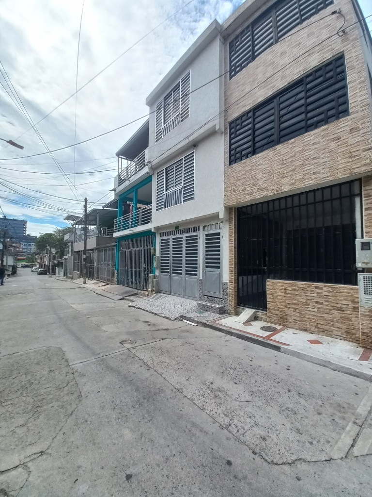 CASA en ARRIENDO en BARRIO CALARCA — 3
