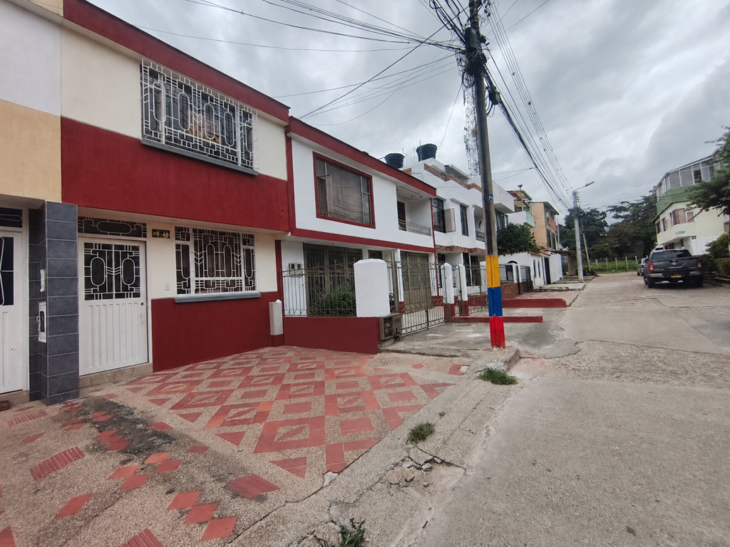 CASA en VENTA en URBANIZACION SANTA CLARA — 2