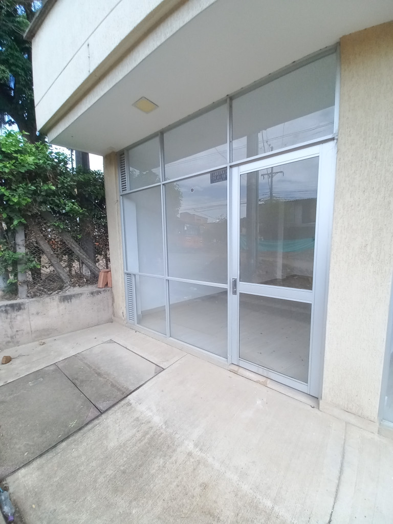 LOCAL en ARRIENDO en CONJUNTO MULTIFAMILIAR VILLA SALOMÉ ETAPA II