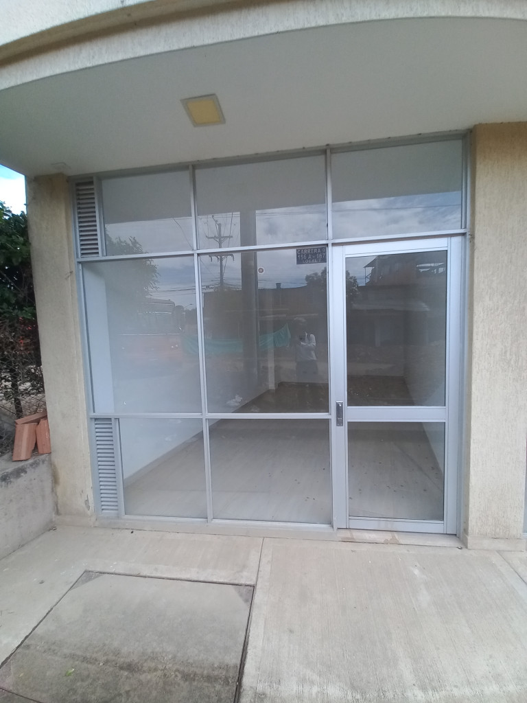 LOCAL en ARRIENDO en CONJUNTO MULTIFAMILIAR VILLA SALOMÉ ETAPA II — 2