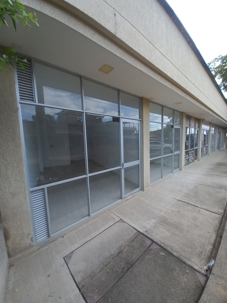 LOCAL en ARRIENDO en CONJUNTO MULTIFAMILIAR VILLA SALOMÉ ETAPA II — 3