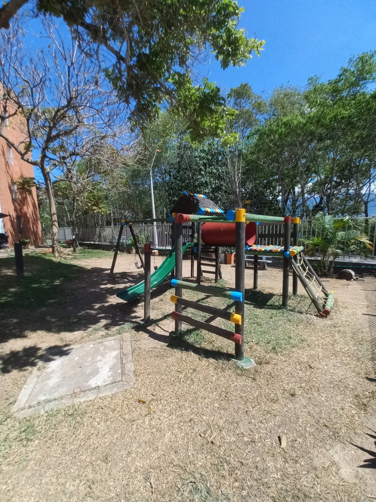 Apartamento En Venta - C.r San Remo  Piso 4 Sin Ascensor, Ibagué