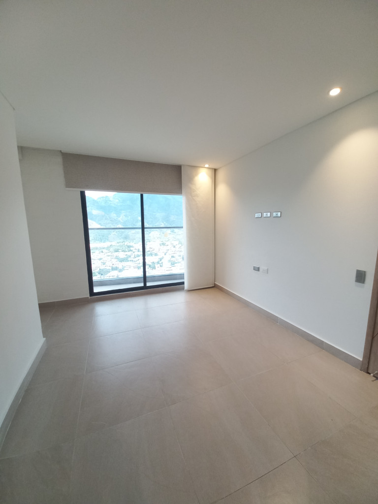 APARTAMENTO en ARRIENDO en PENTHOUSE EDIFICIO M30 PISO 25 — 5