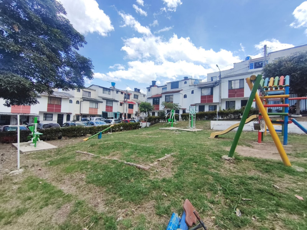 Casa En Venta - Conjunto Multifamiliar Altos De Fusagasuga, Fusagasugá