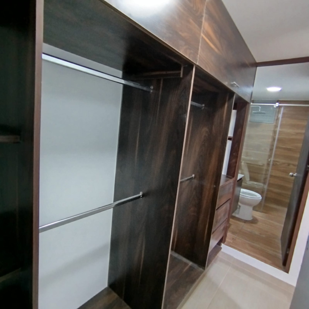 Apartamento En Venta - C.r Valle Lindo Piso 4, Ibagué