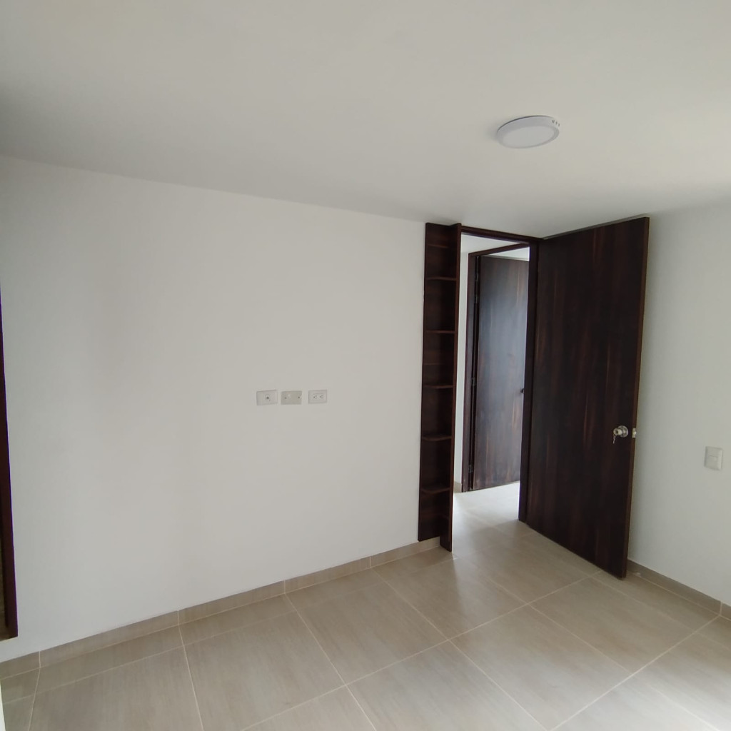 Apartamento En Venta - C.r Valle Lindo Piso 4, Ibagué