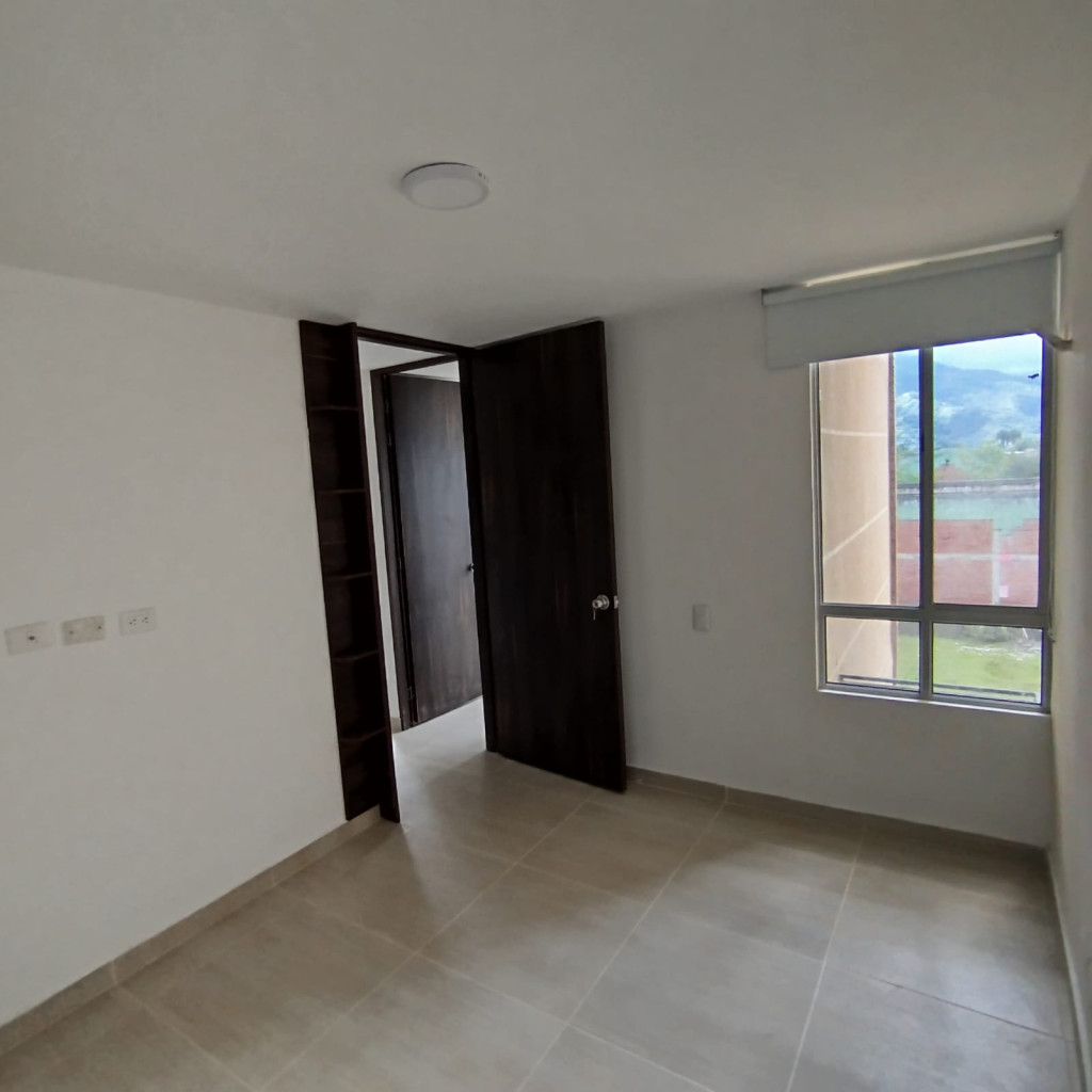 Apartamento En Venta - C.r Valle Lindo Piso 4, Ibagué