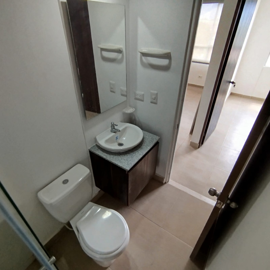 Apartamento En Venta - C.r Valle Lindo Piso 4, Ibagué