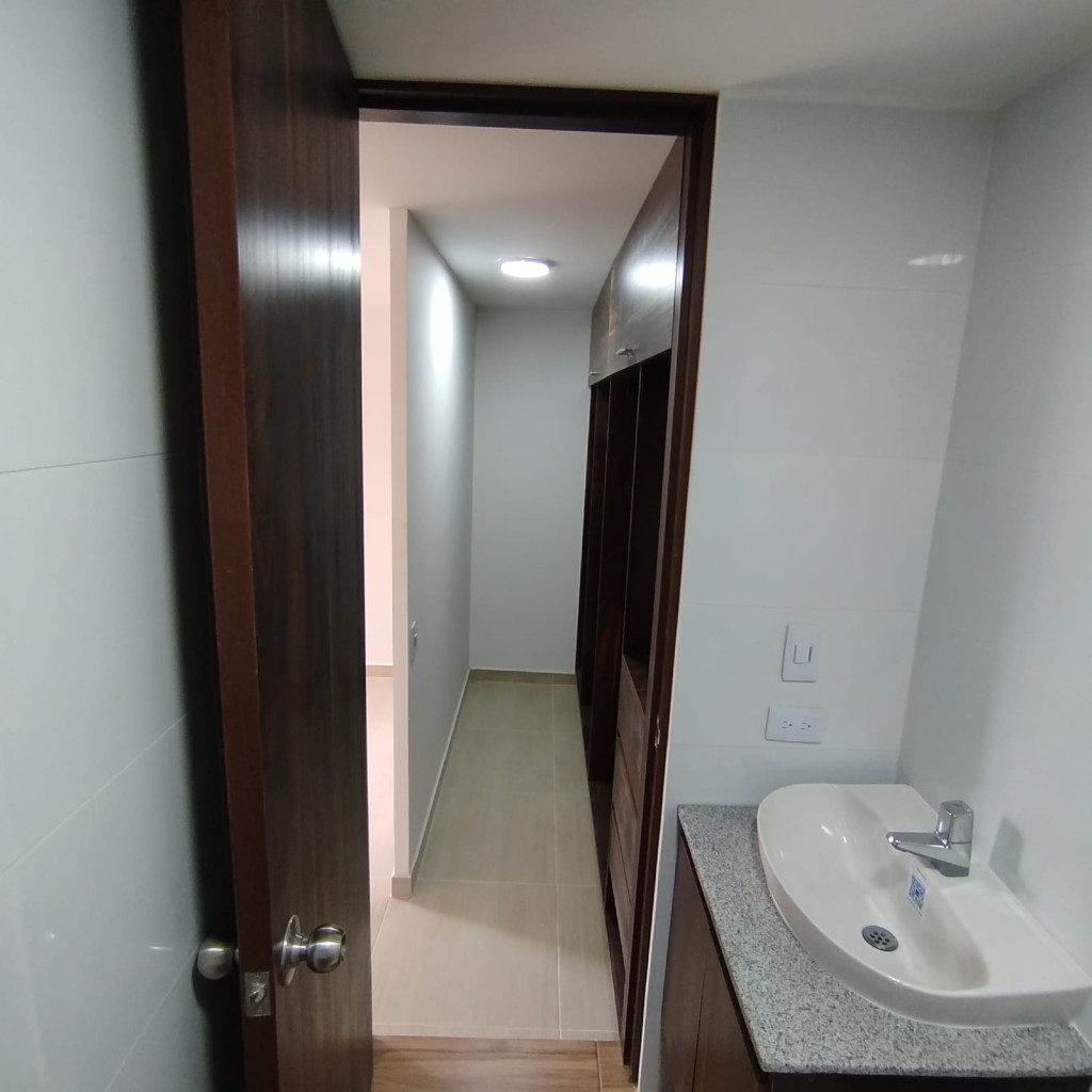 Apartamento En Venta - C.r Valle Lindo Piso 4, Ibagué